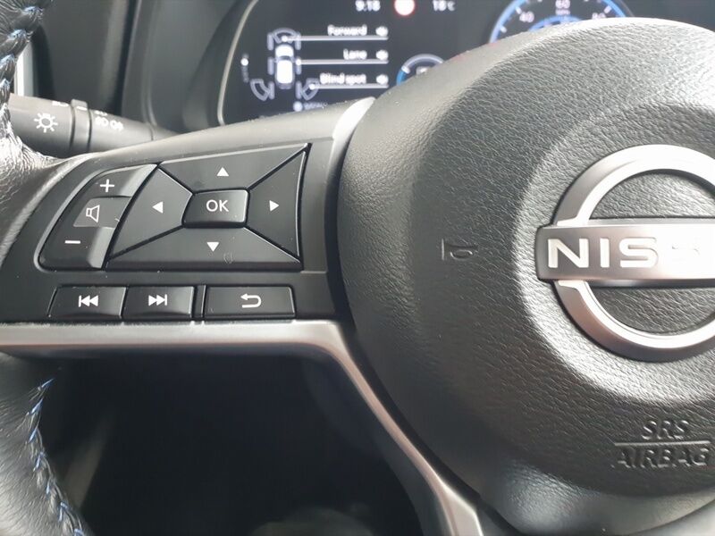 More views of Nissan Leaf