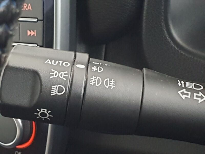 More views of Nissan Leaf