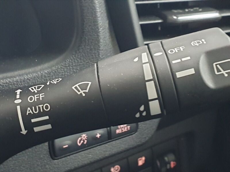 More views of Nissan Leaf