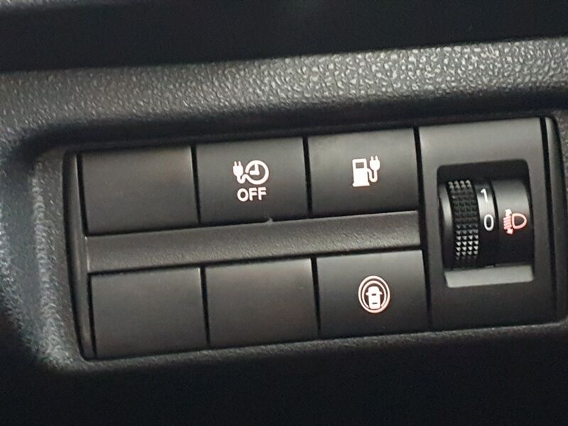 More views of Nissan Leaf