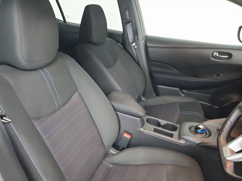 More views of Nissan Leaf