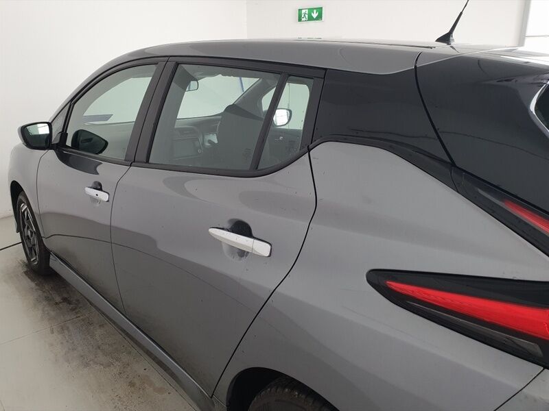 More views of Nissan Leaf