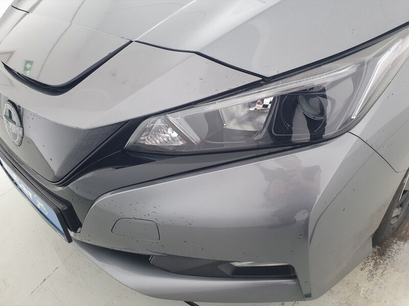 More views of Nissan Leaf