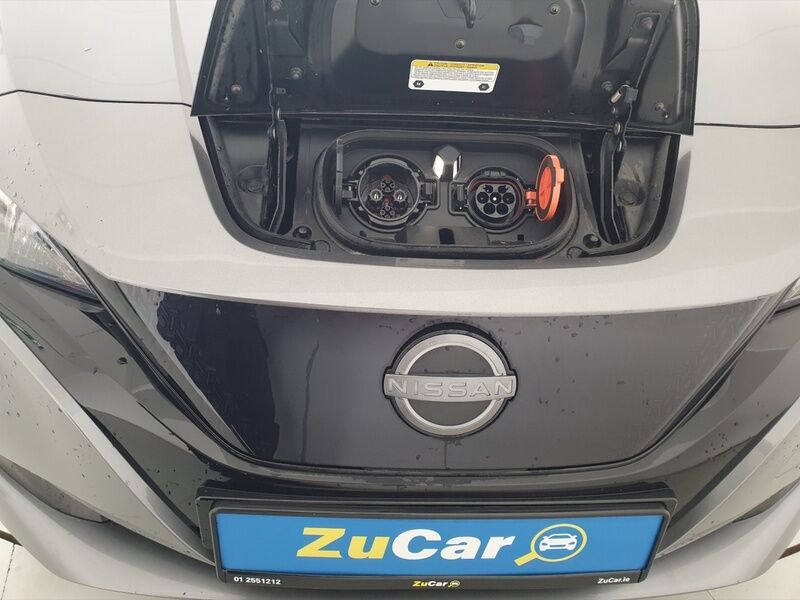 More views of Nissan Leaf