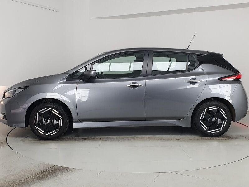 More views of Nissan Leaf