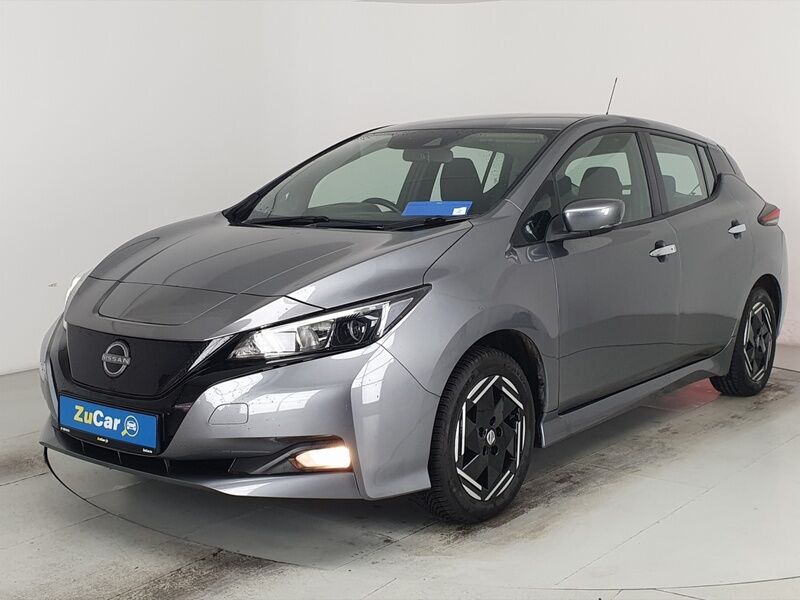 More views of Nissan Leaf