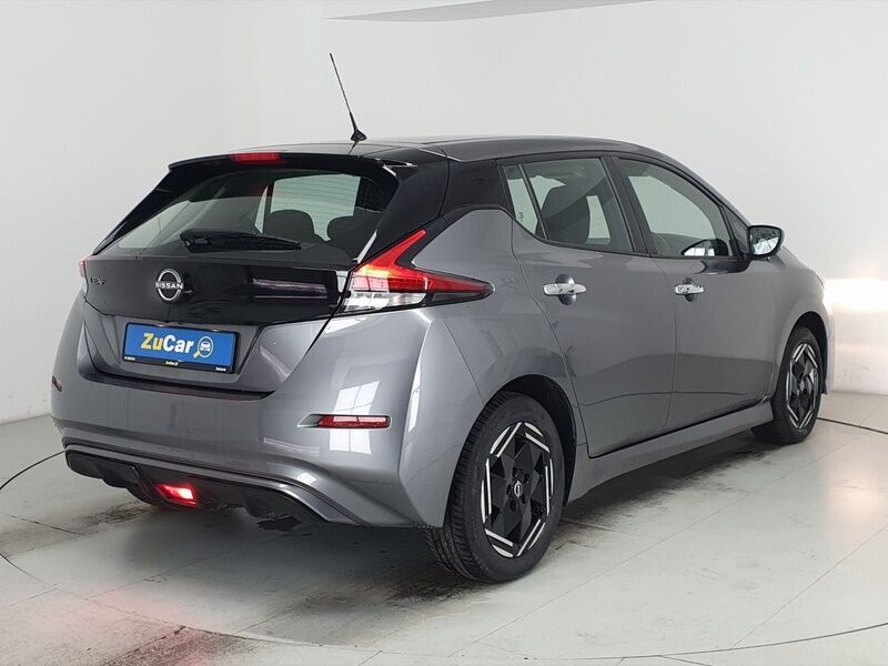 More views of Nissan Leaf