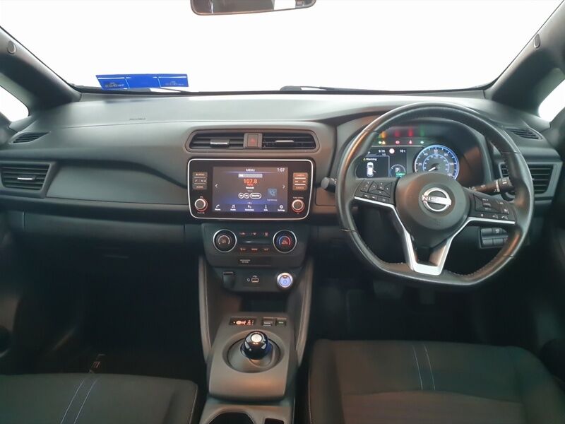 More views of Nissan Leaf