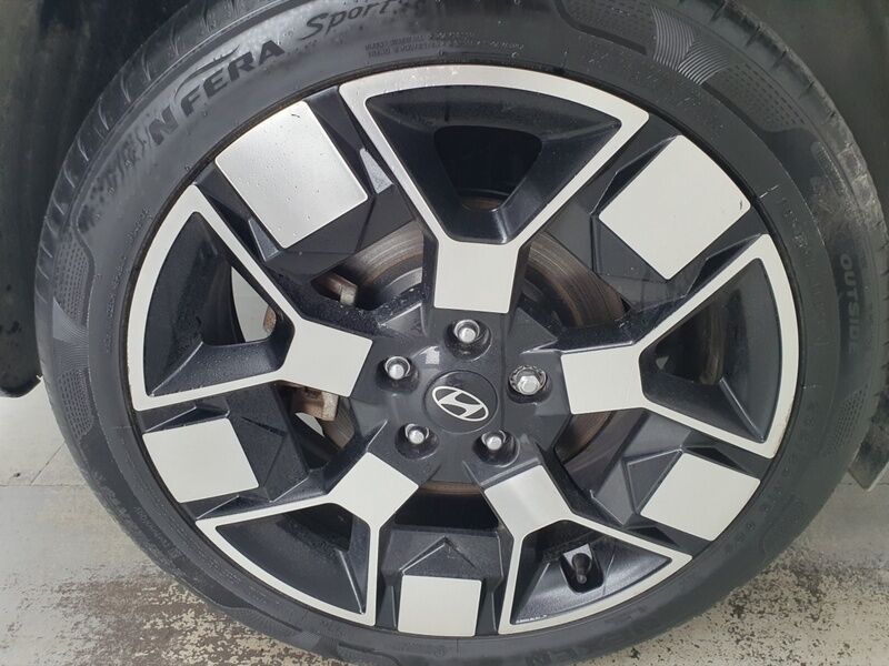 More views of Hyundai KONA