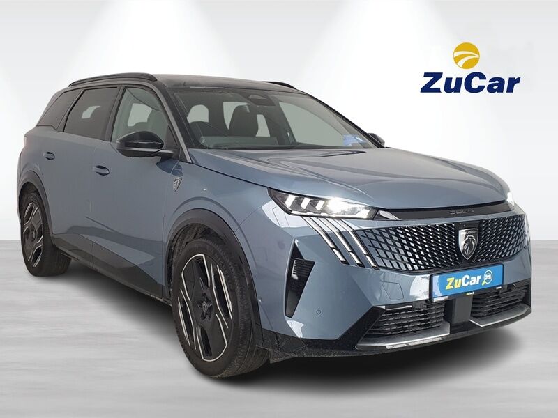 More views of Peugeot 5008