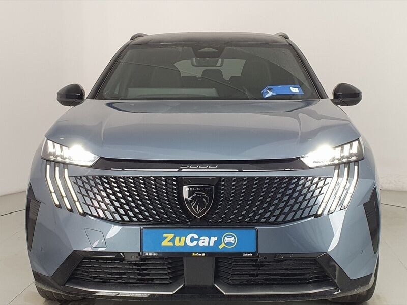 More views of Peugeot 5008