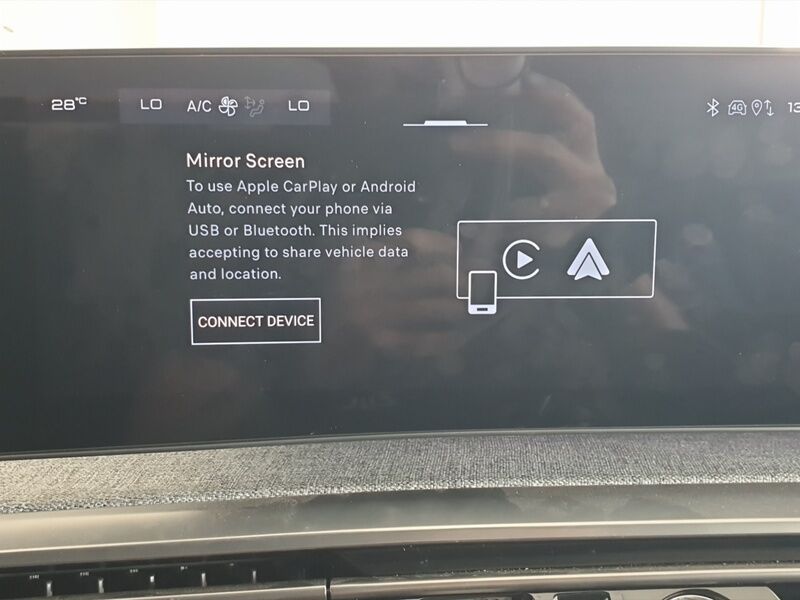 More views of Peugeot 5008