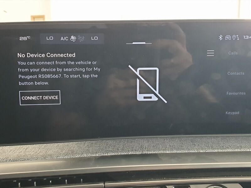 More views of Peugeot 5008