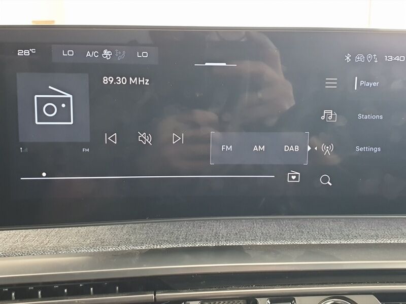 More views of Peugeot 5008