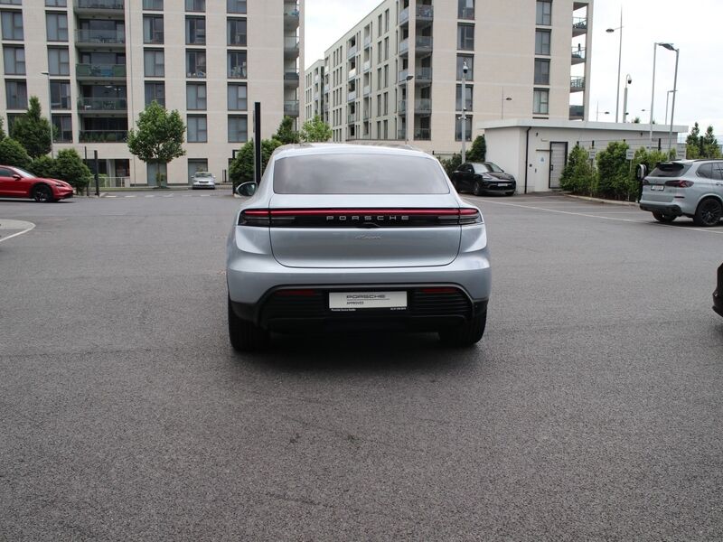 More views of Porsche Macan