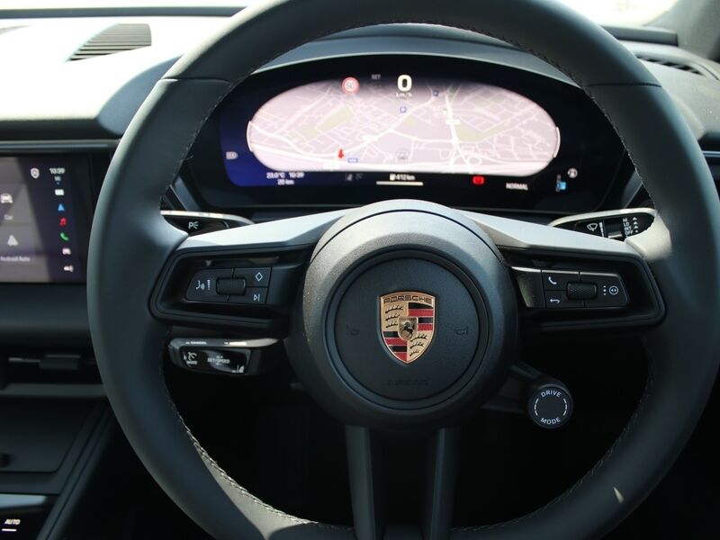 More views of Porsche Macan