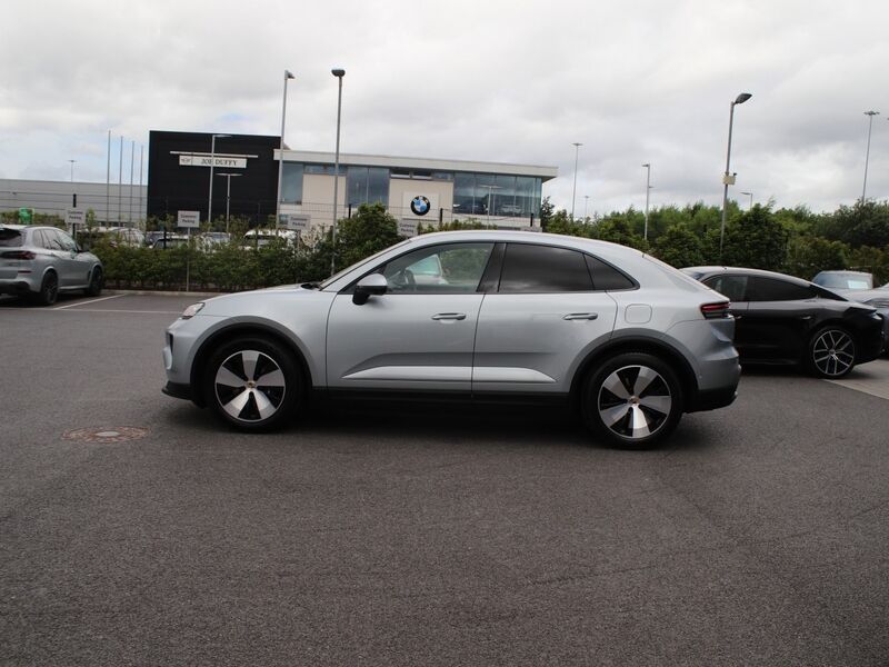 More views of Porsche Macan