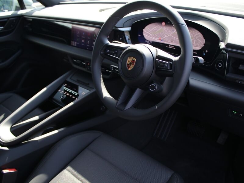 More views of Porsche Macan