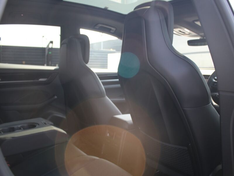 More views of Porsche Macan