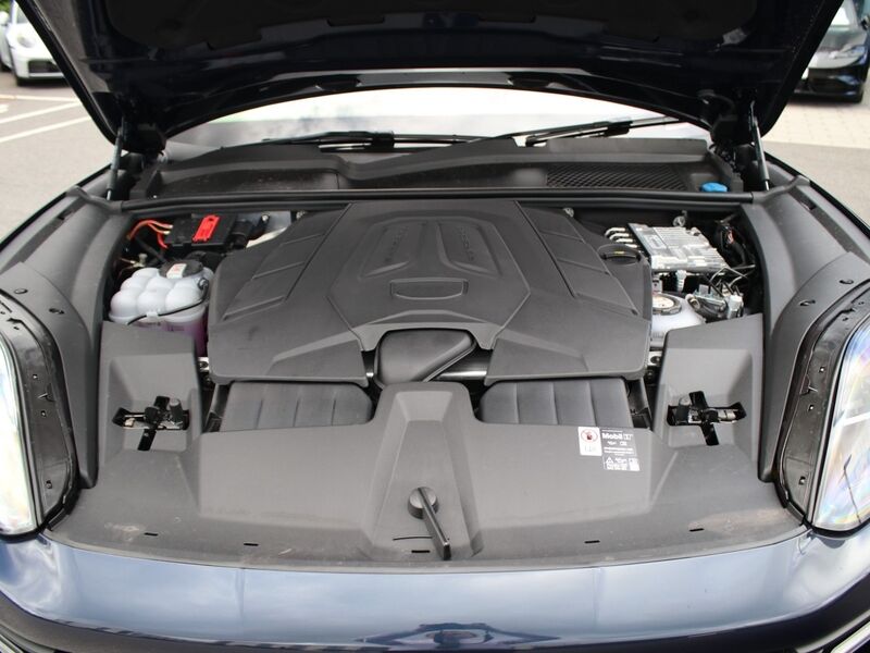 More views of Porsche Cayenne