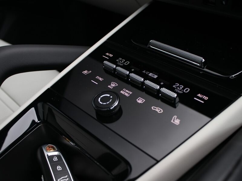 More views of Porsche Cayenne