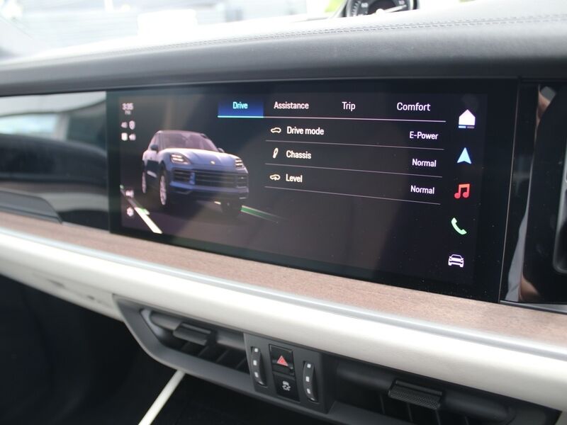 More views of Porsche Cayenne