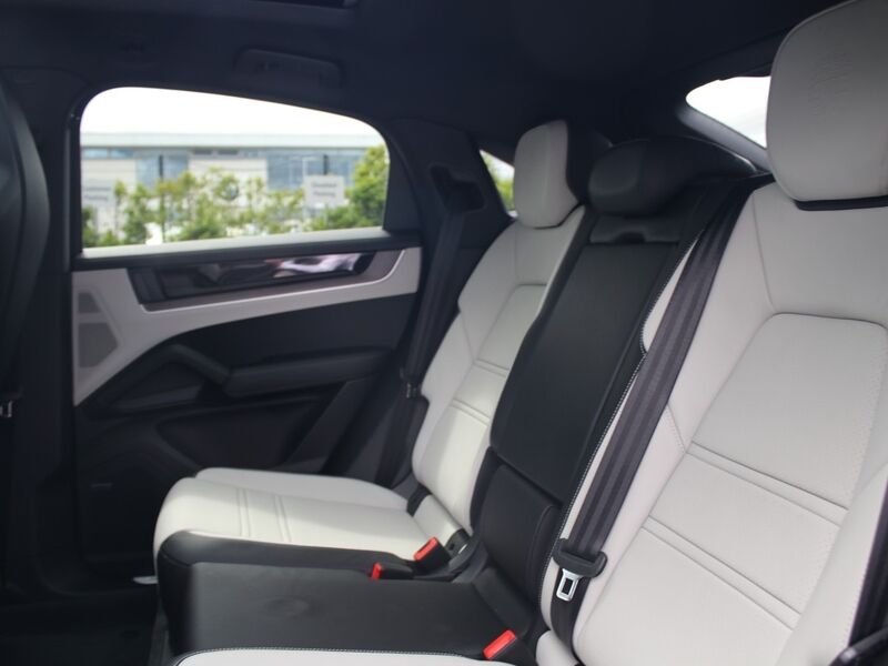 More views of Porsche Cayenne