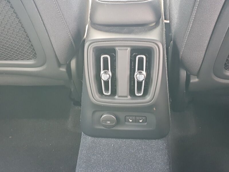 More views of Volvo XC40