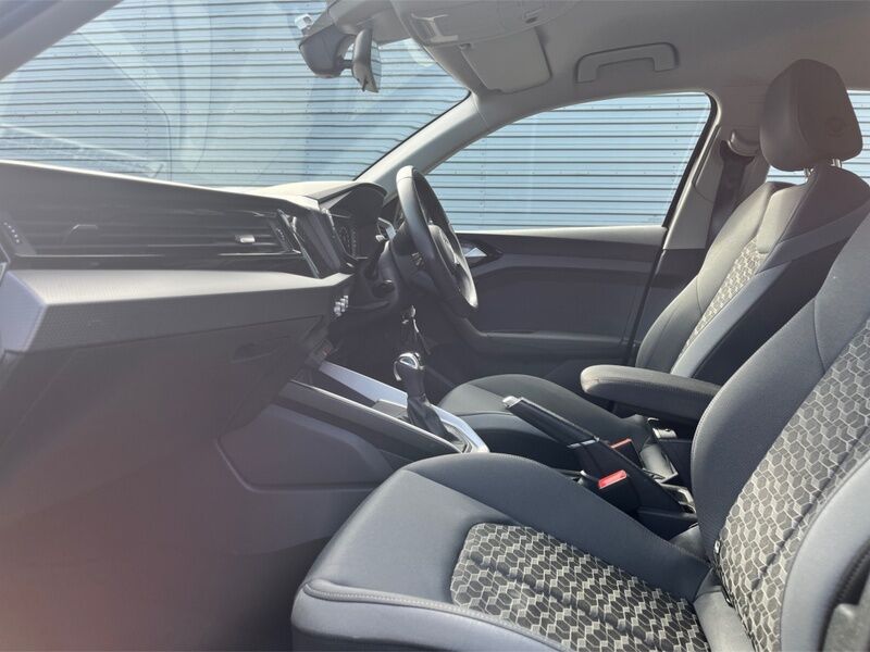More views of Audi A1