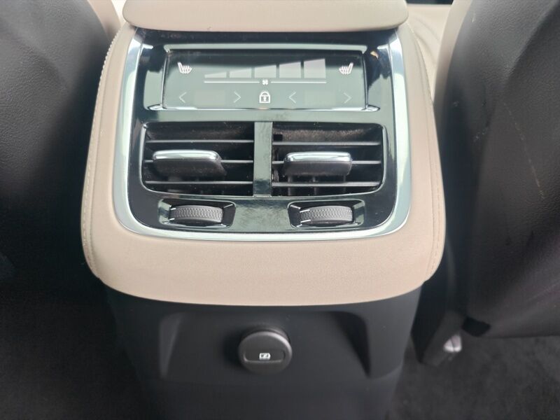 More views of Volvo XC90