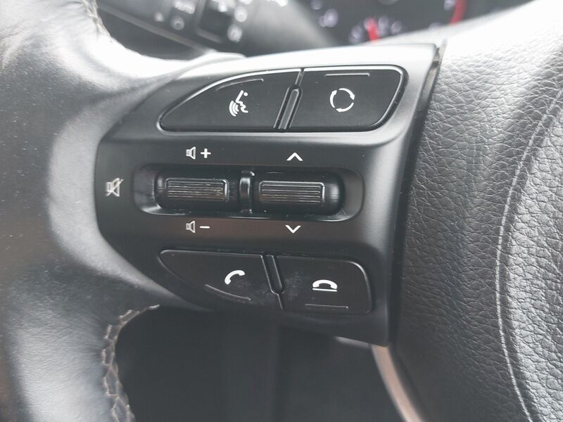 More views of Kia Stonic