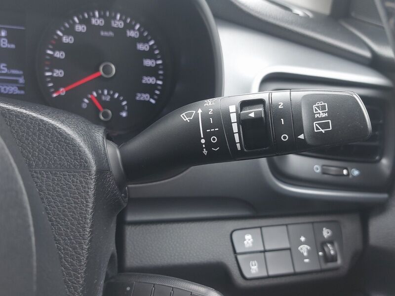 More views of Kia Stonic