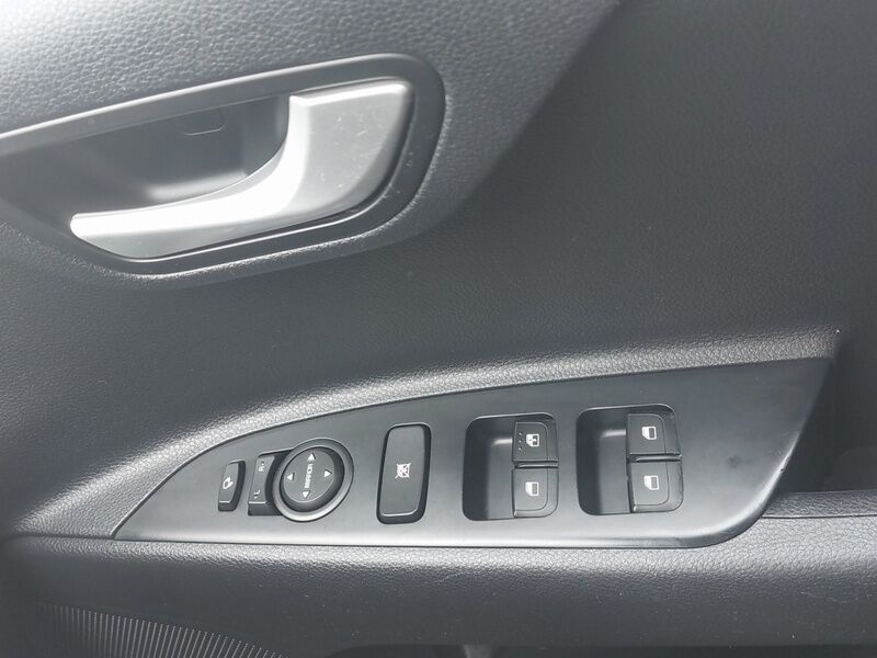 More views of Kia Stonic
