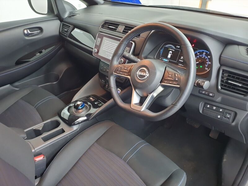 More views of Nissan Leaf