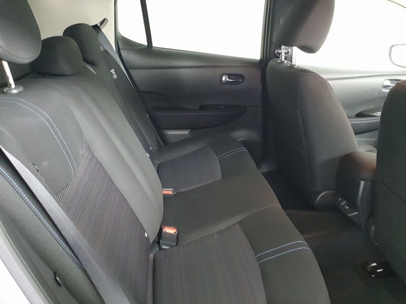 More views of Nissan Leaf