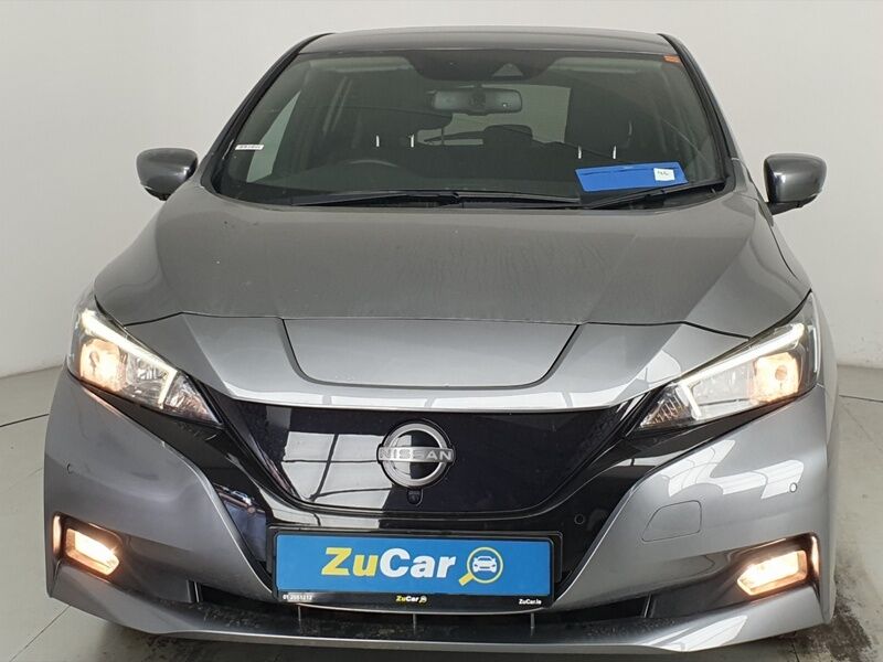 More views of Nissan Leaf