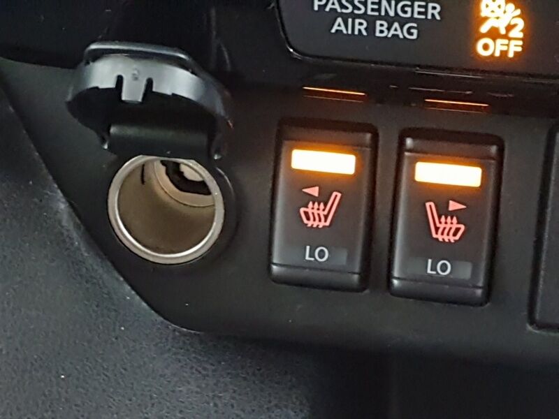 More views of Nissan Leaf