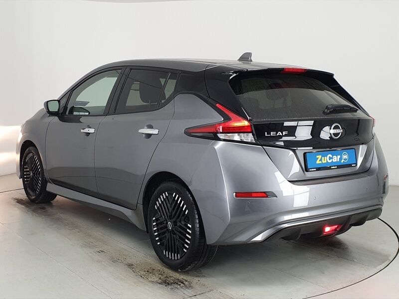 More views of Nissan Leaf