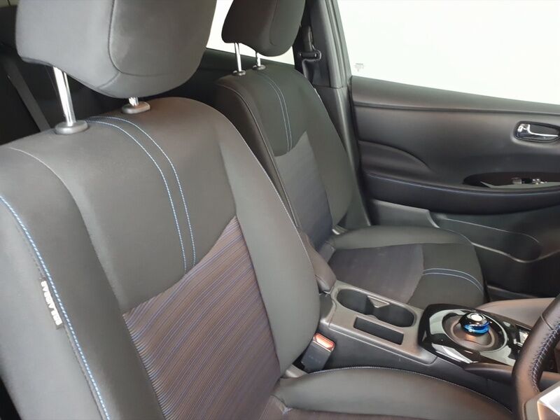 More views of Nissan Leaf