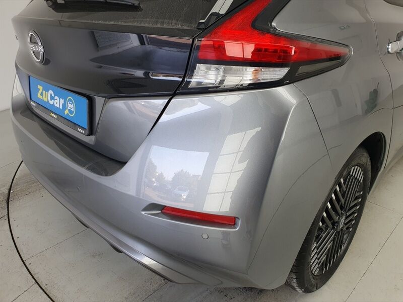 More views of Nissan Leaf