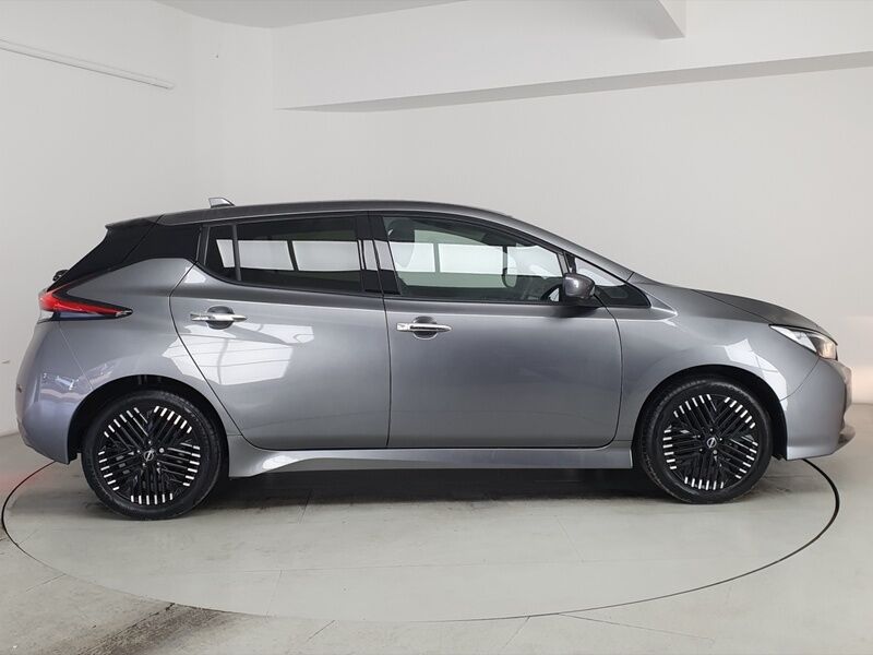 More views of Nissan Leaf