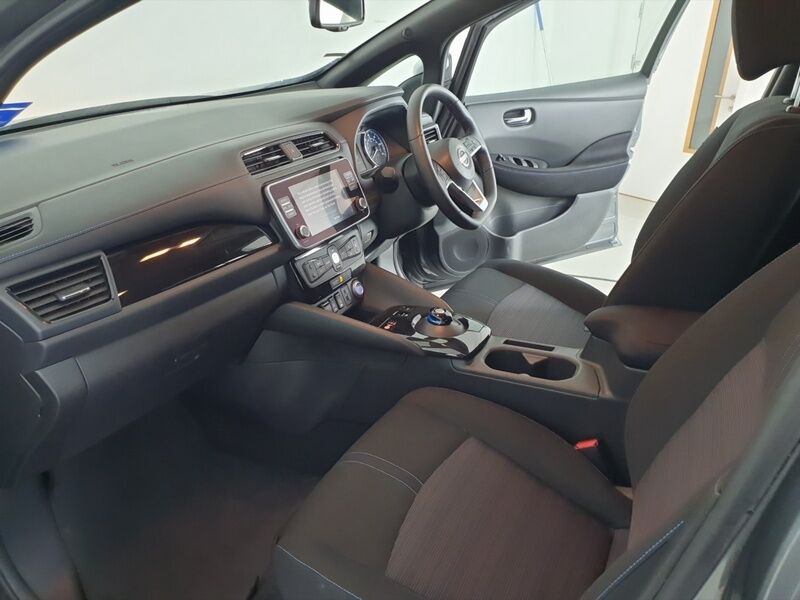 More views of Nissan Leaf