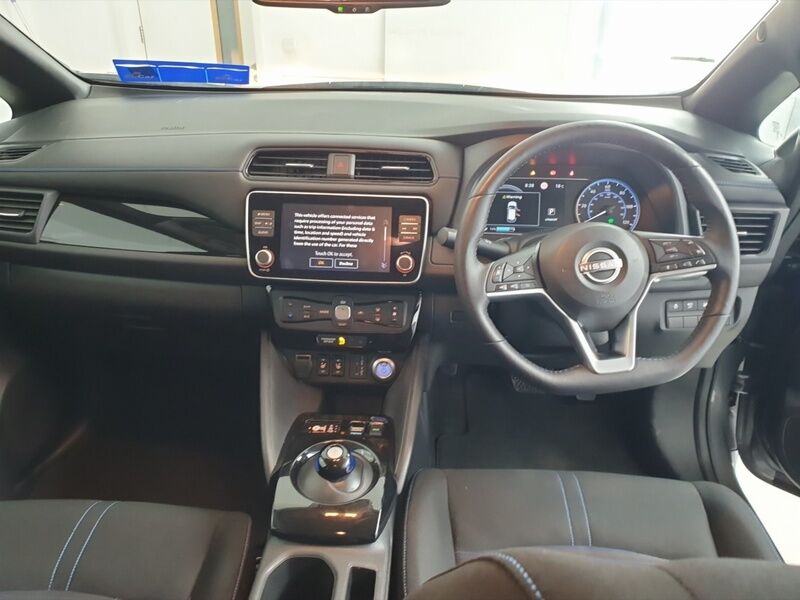 More views of Nissan Leaf