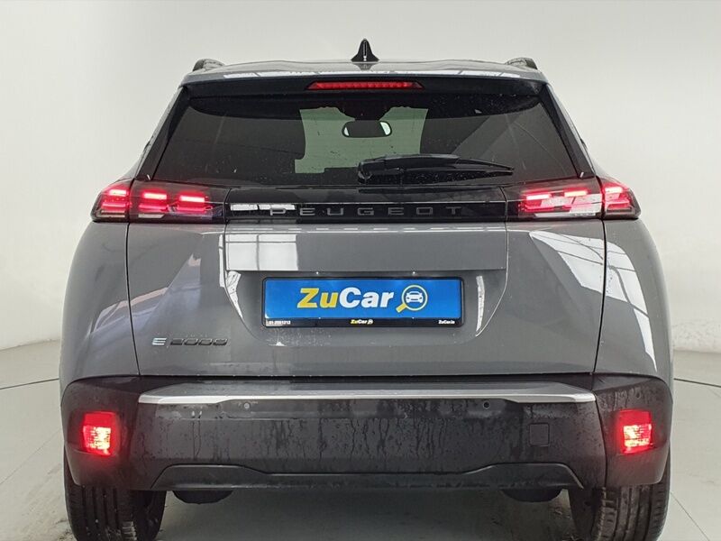 More views of Peugeot 2008