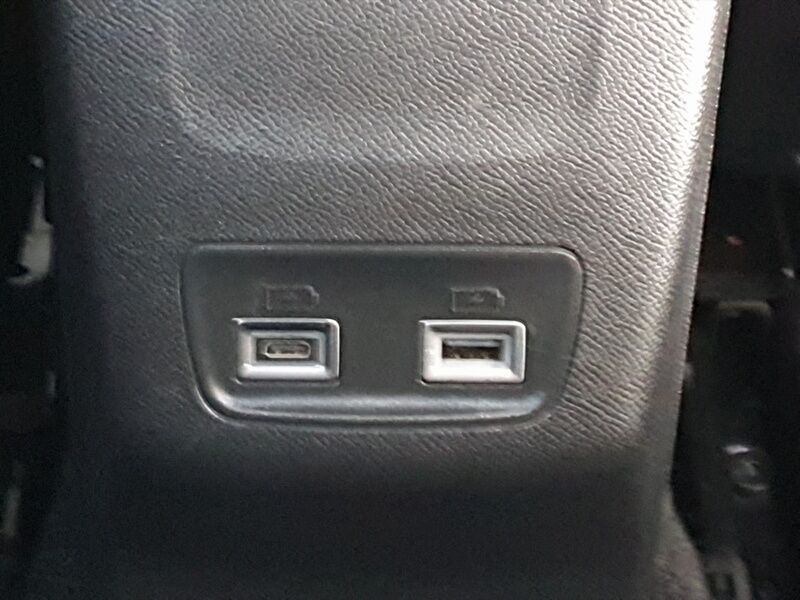 More views of Peugeot 2008