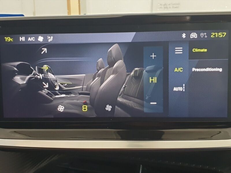 More views of Peugeot 2008