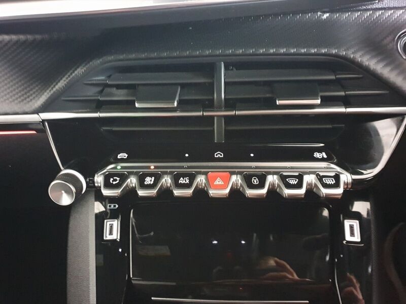 More views of Peugeot 2008
