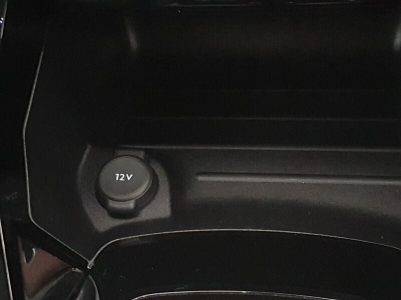 More views of Peugeot 2008