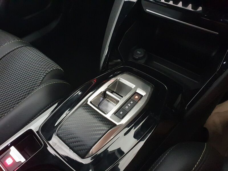 More views of Peugeot 2008