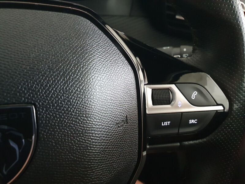 More views of Peugeot 2008